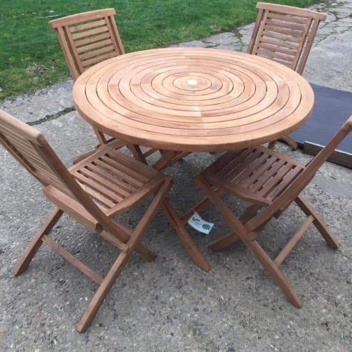 4 seater Ripple folding table with folding chairs – Outdoor Furniture – LMC Trading