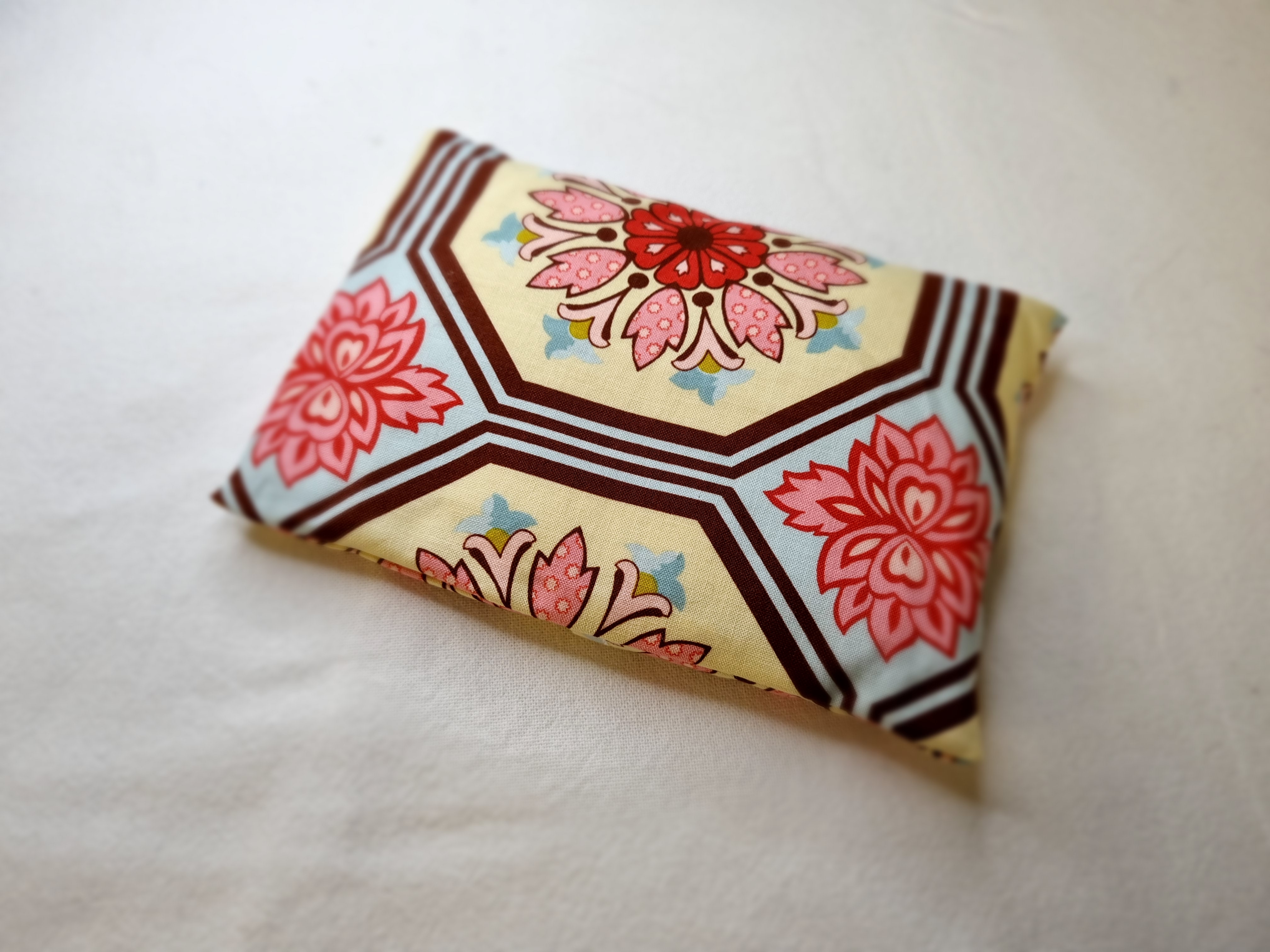 Pain Relief Heat Pads (and Cool Packs) – Geometric Floral – With 30ml Nettle Balm – The Wild Nettle Co