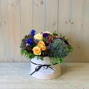 Hatbox Flowers in Blues Medium (as displayed) – Blooming Amazing