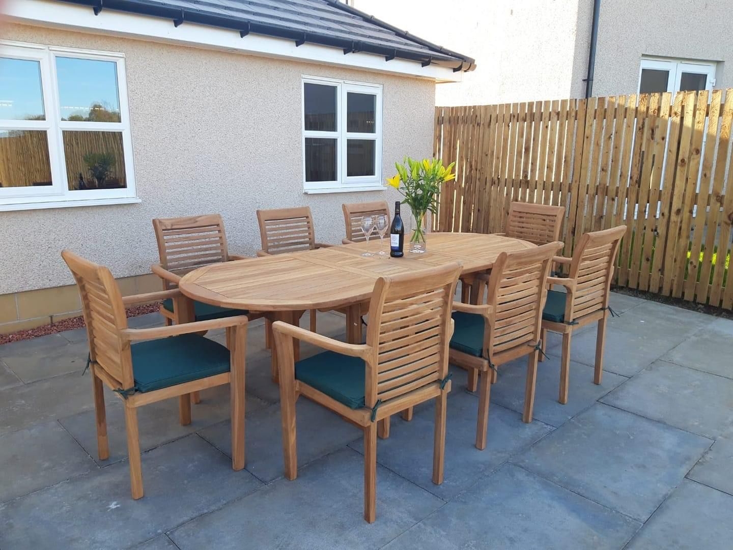 Extending table + 8 chairs – Outdoor Furniture – LMC Trading