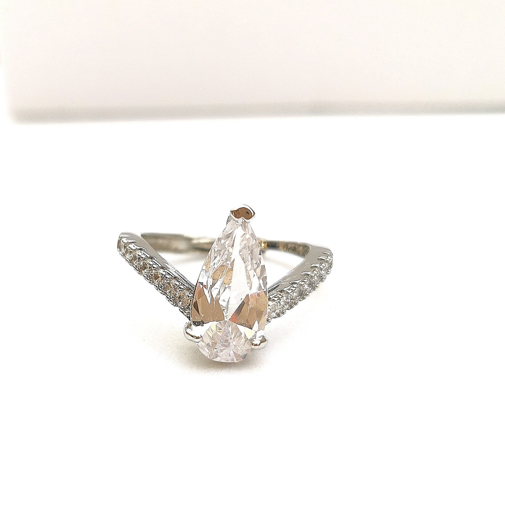 Teardrop Ring Adjustable – Silver – Ezavision