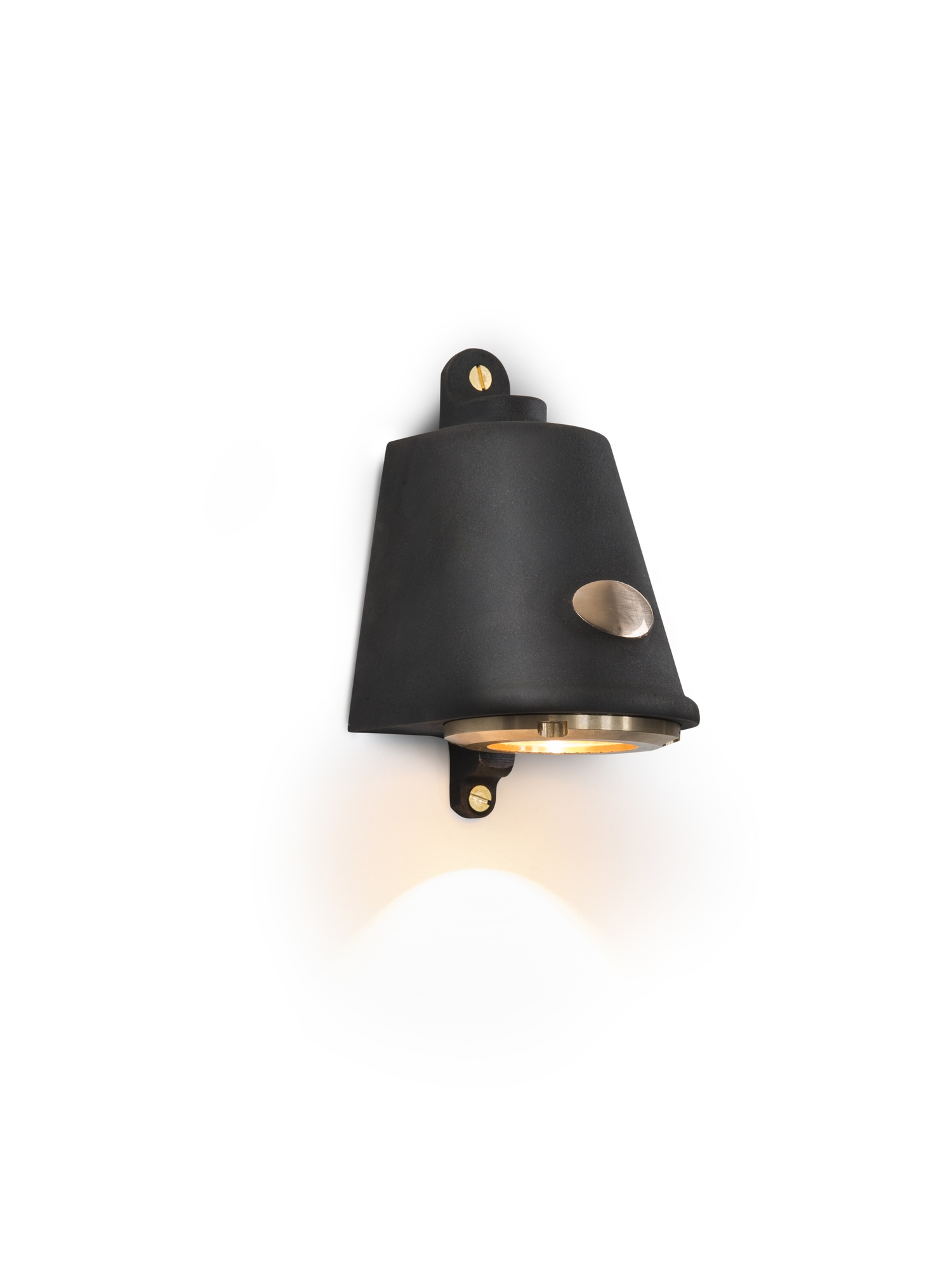 J Adams & Co – Ivy Outdoor Wall Light Fixture – Brass Colour – Brass Material