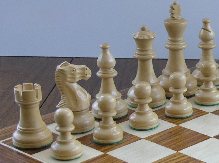 American Staunton in Sheesham and Boxwood Chess Pieces