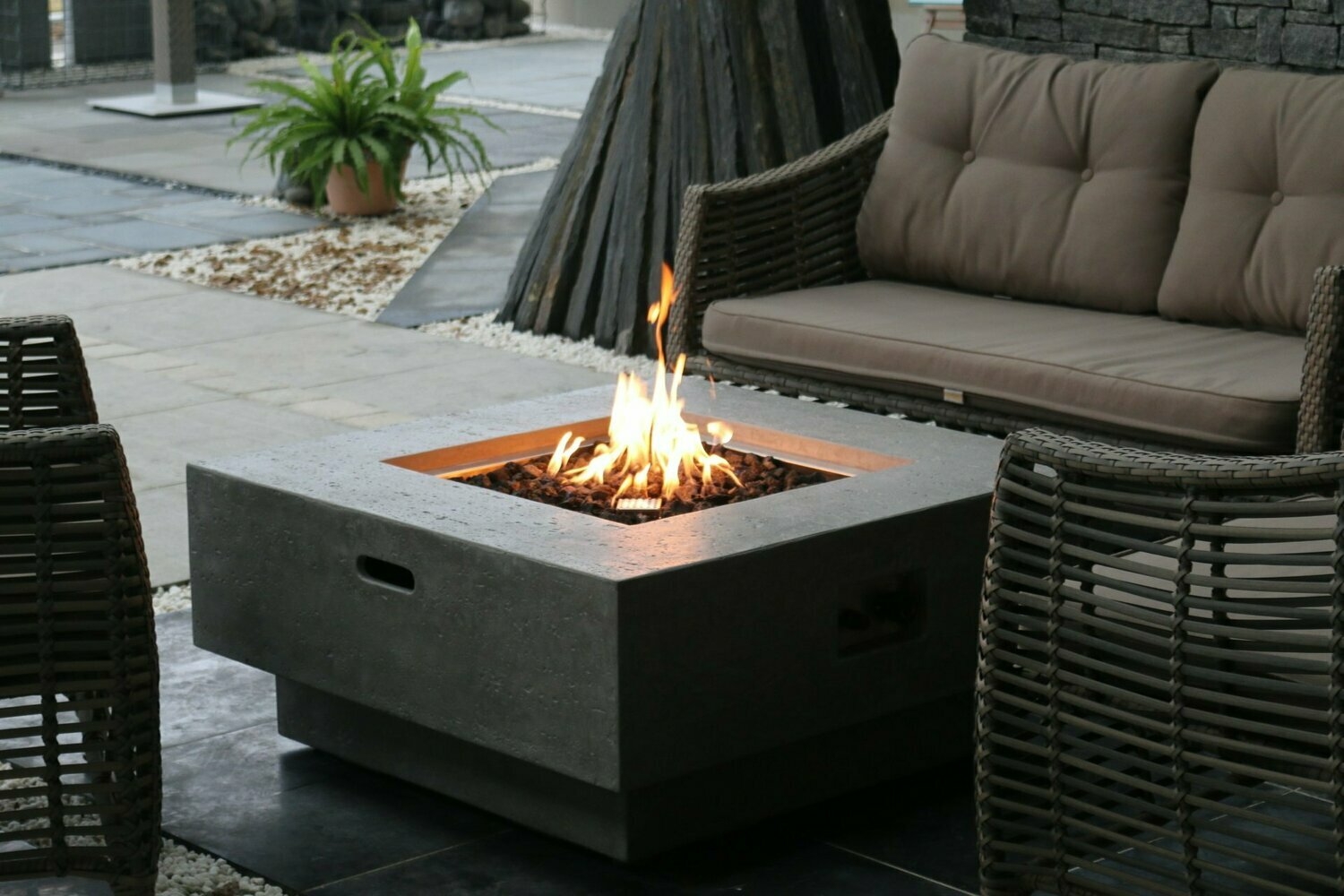 Elementi Manhattan Fire Table – LPG Bottle – Outdoor Fire Pit – Forno Boutique