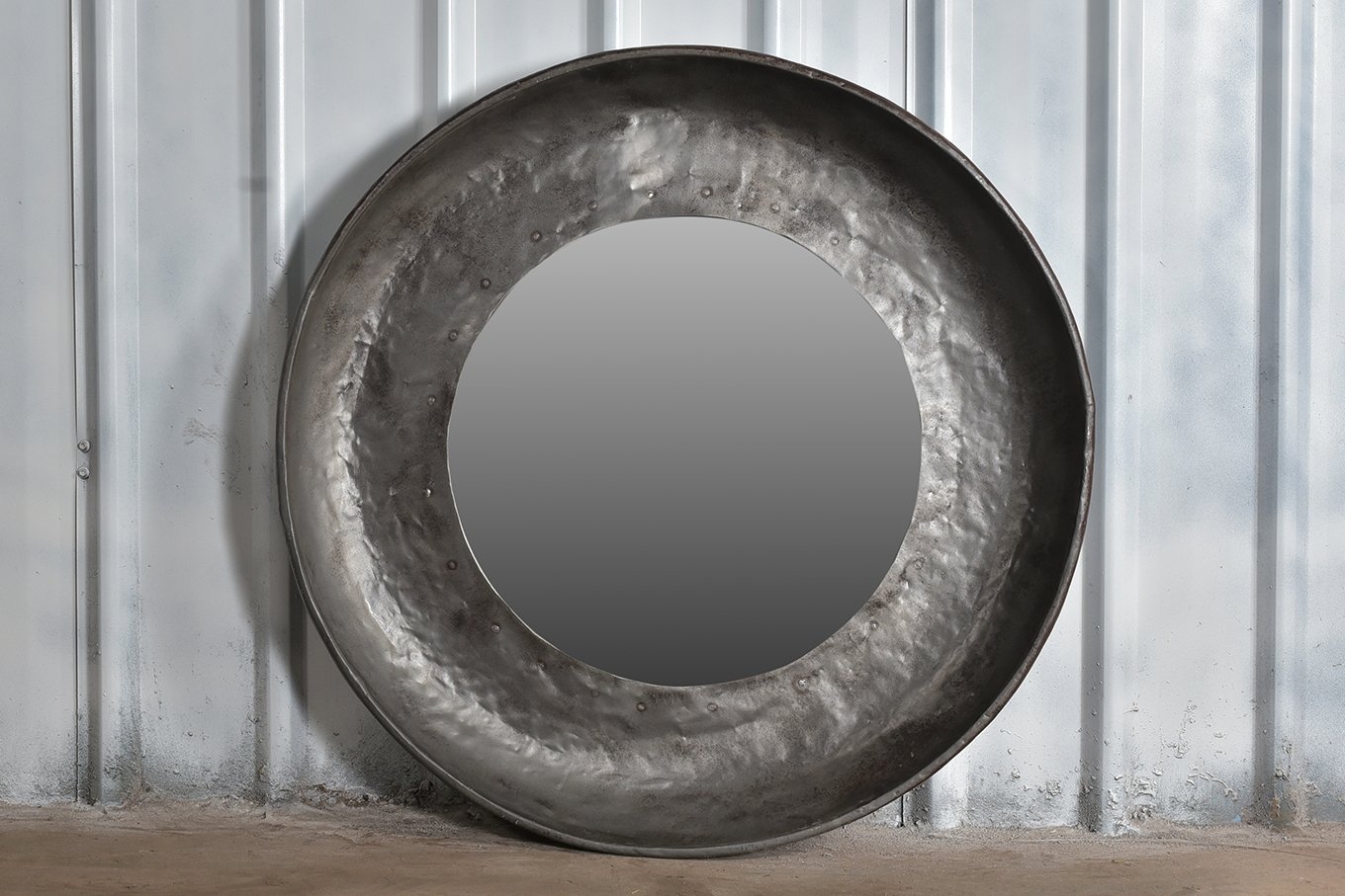 HELSINKI Round Iron Mirror – Large