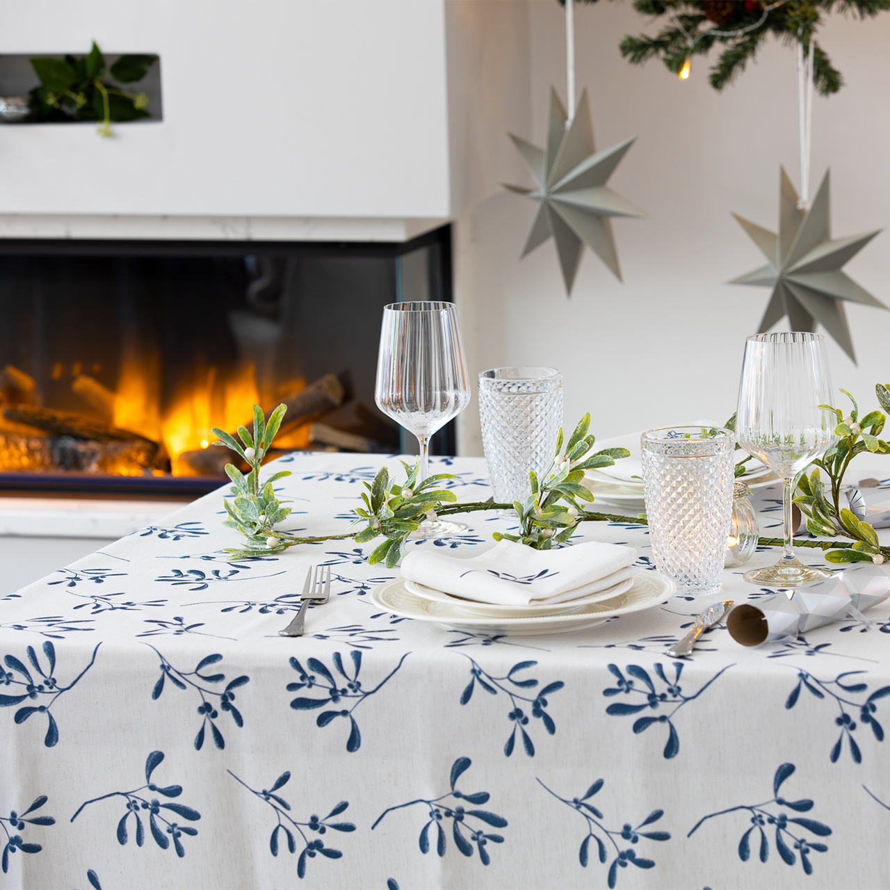 Celina Digby Luxury Christmas Linen-Like Tablecloth – Mistletoe White Available in 6 Sizes 220cm x 140cm