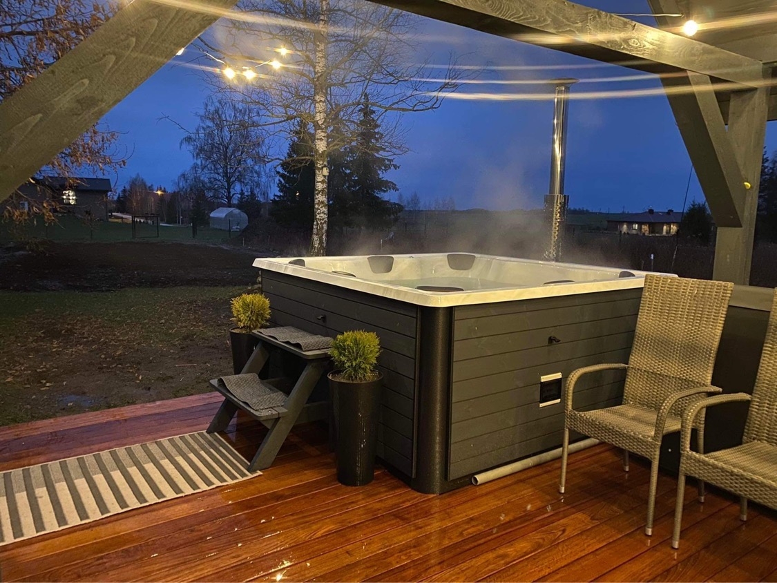 Cotswold Eco Tubs – The Moreton – Bright and Shine – Hot Tub – Bright and Shine