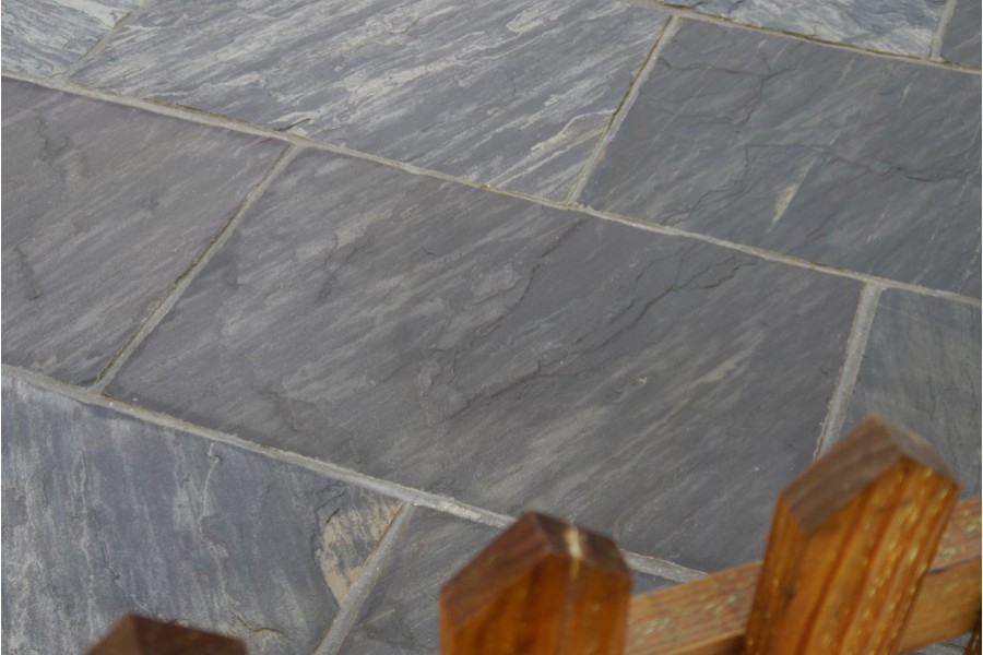 Antique Grey Indian Sandstone – 900 x 600mm x 25mm – Paving Slabs – Stone Traders