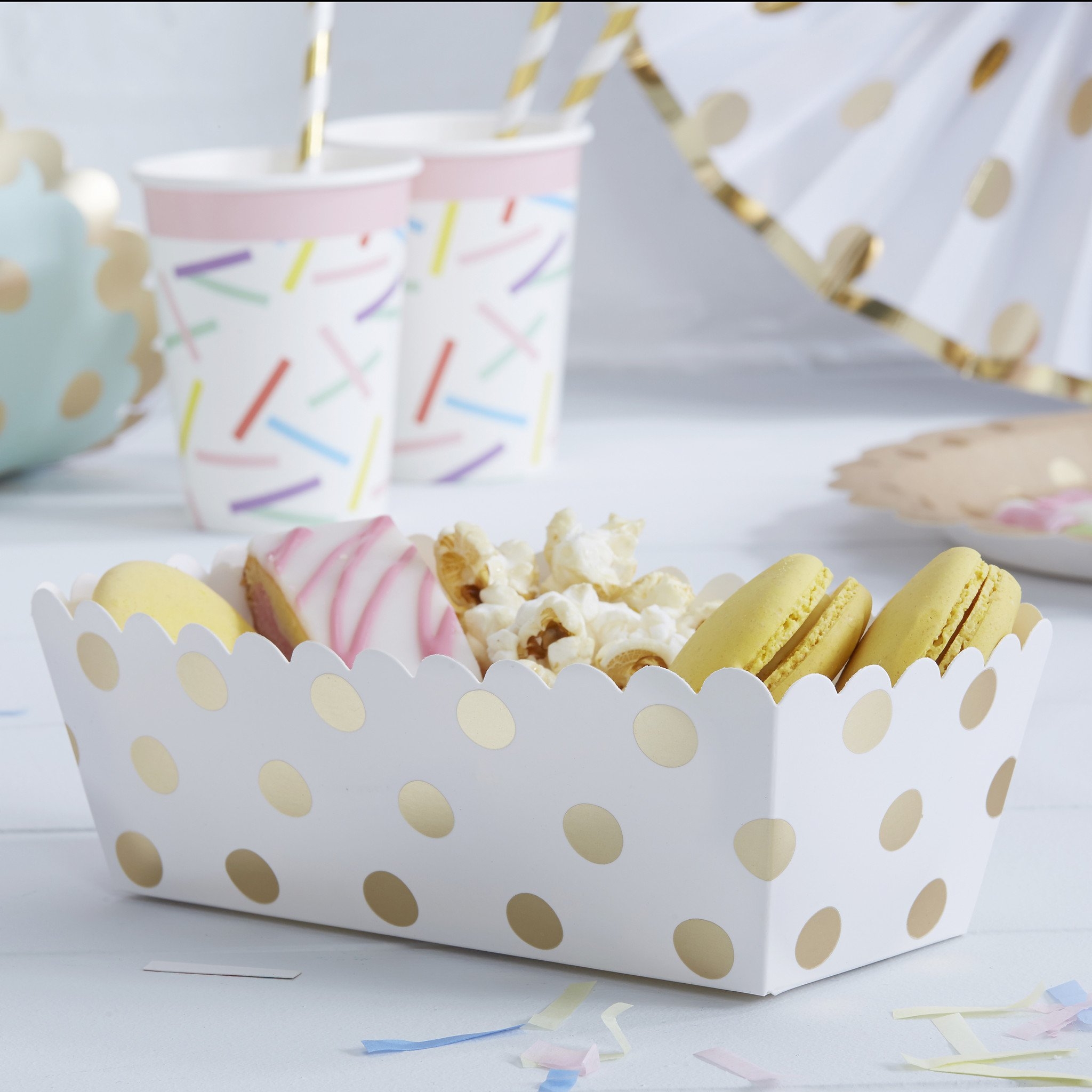 Talking Tables – Gold Foiled Polka Dot Treat Trays – White – Party Supplies