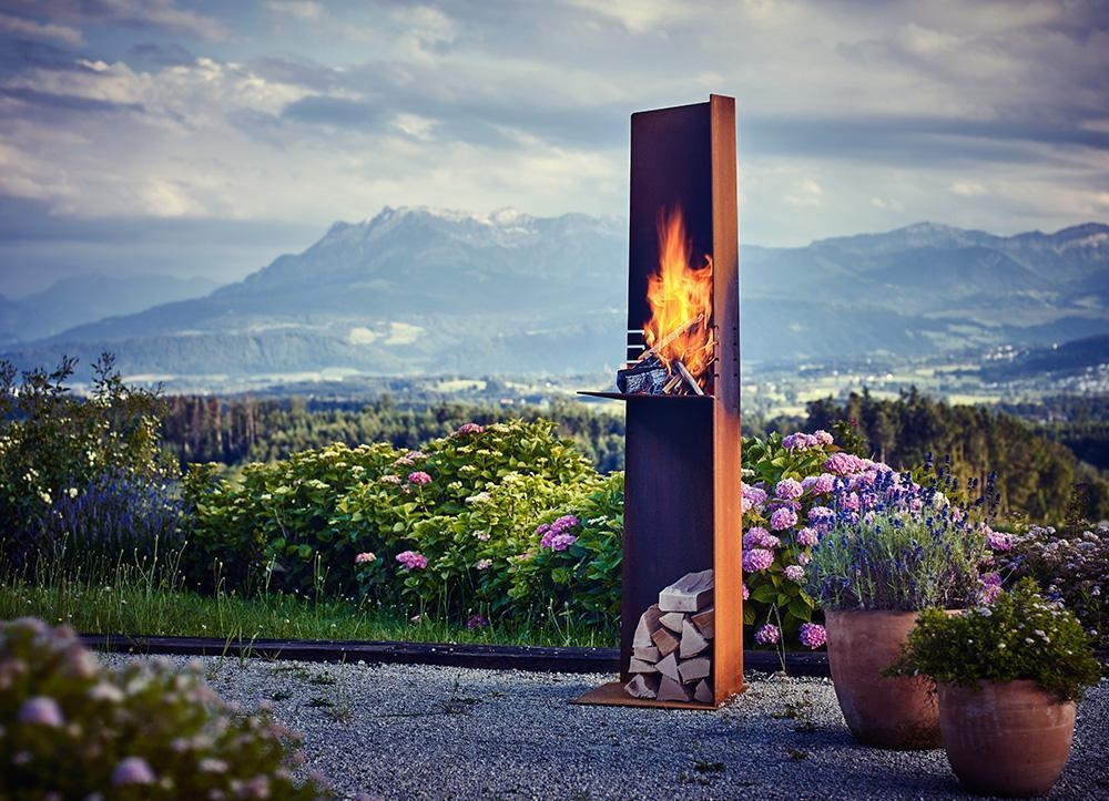 Rais Angle Outdoor Fire and Grill – Bright and Shine