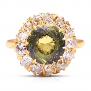 BELLE ÉPOQUE, 18ct Gold, Green-Yellow Sapphire and Diamond Ring – Vintage Ring – Antique Ring Boutique