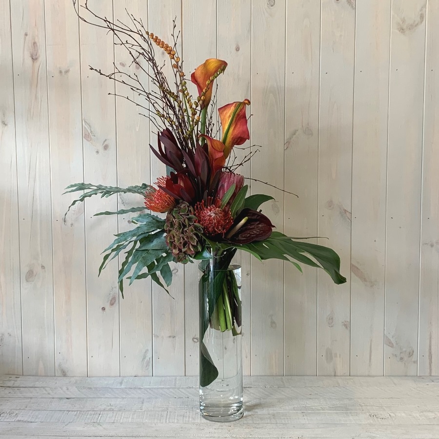 Subscription Flowers – Seasonal Arrangement in Glass Vase 12 Months – Blooming Amazing