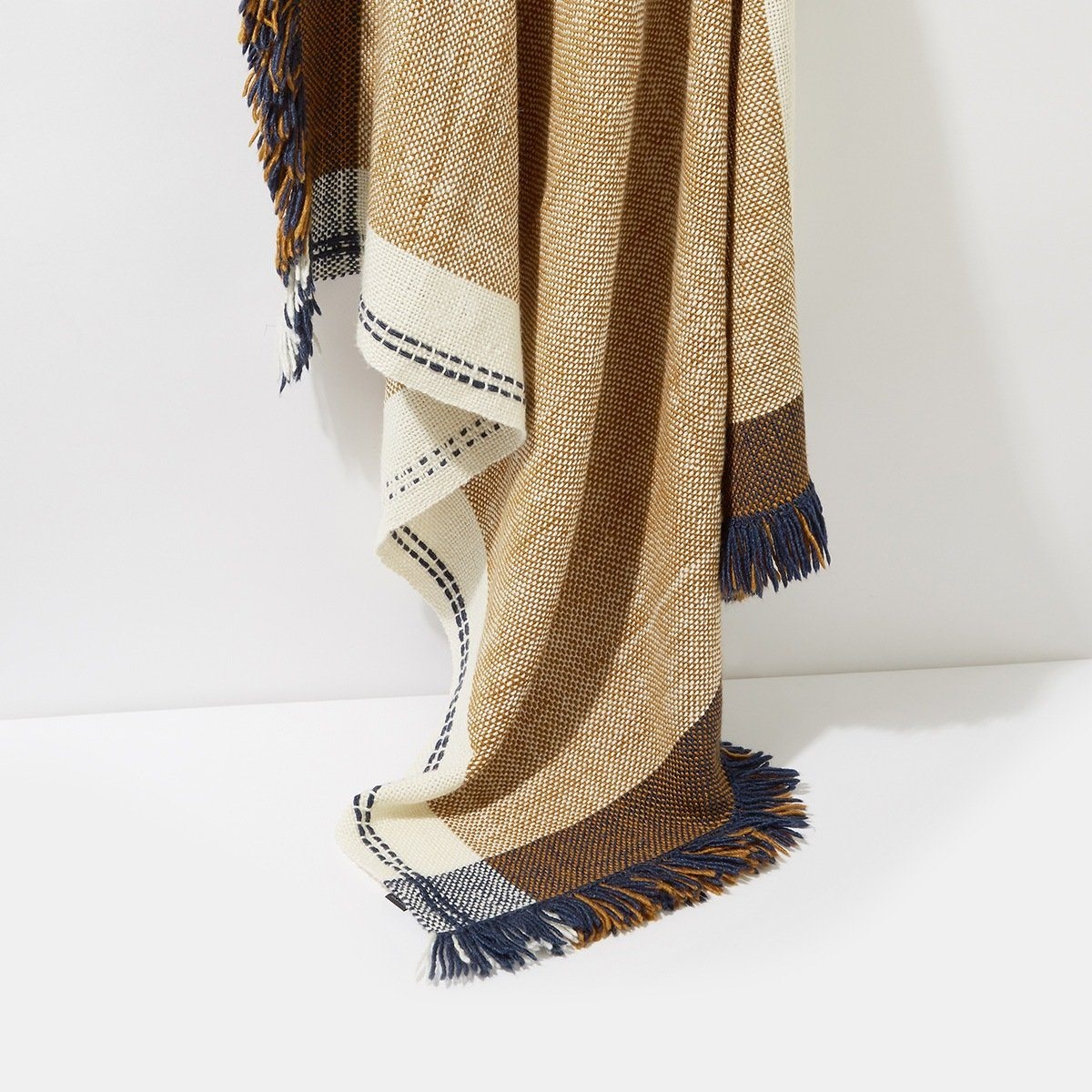 Andes Throw in Brown – Alpaca & Hand Loomed – Aessai