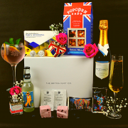 The Couture – Premium Prosecco & Chocolate Hamper – The British Gift Co.