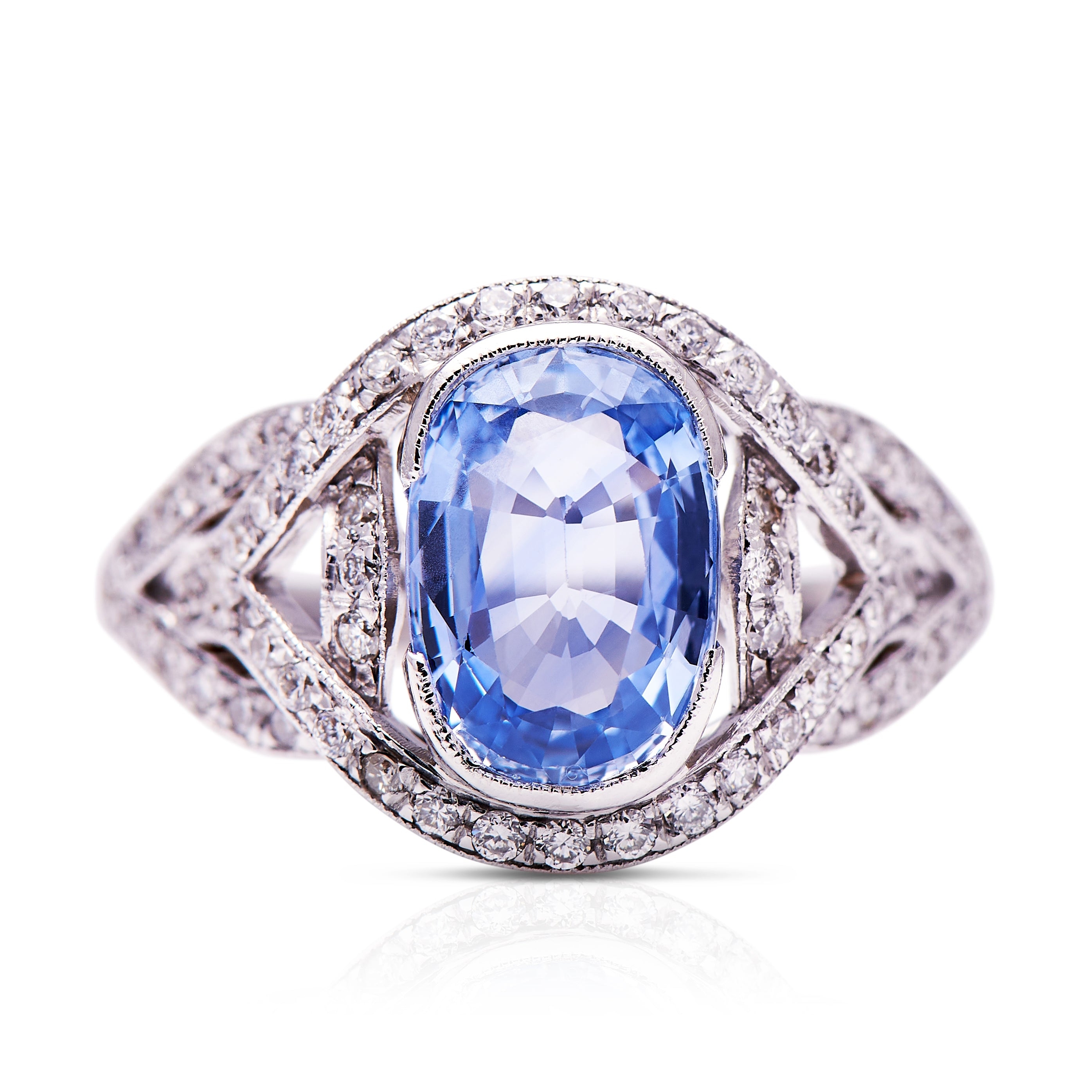 Vintage, 18ct White Gold, Ceylon Sapphire and Diamond Ring – Vintage Ring – Antique Ring Boutique