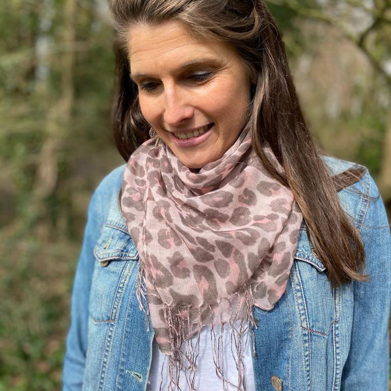 Animal Print Square Ladies Scarf with Tassels Pink – Stylish & Luxurious – Unisex – The Scarf Giraffe