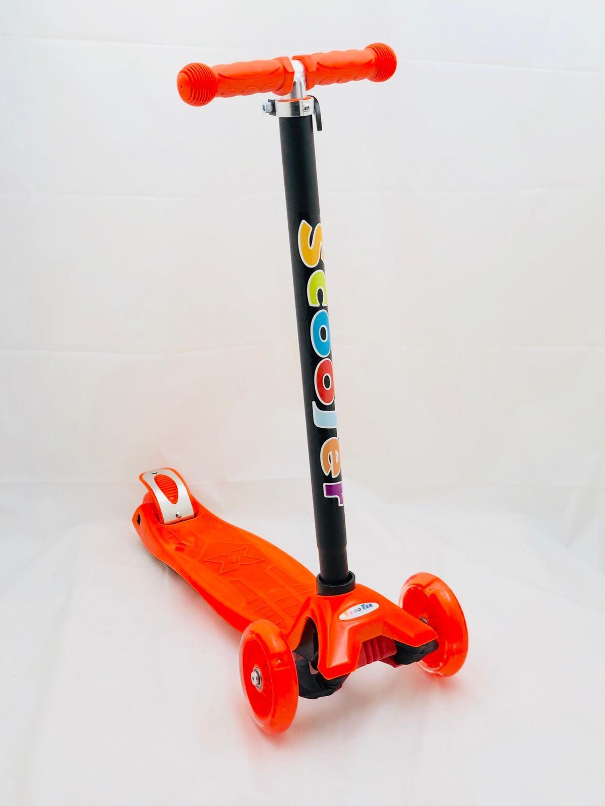 Kids 3 Wheel Scooter with LED Motion Lights Age 4+ HALF PRICE – ORANGE