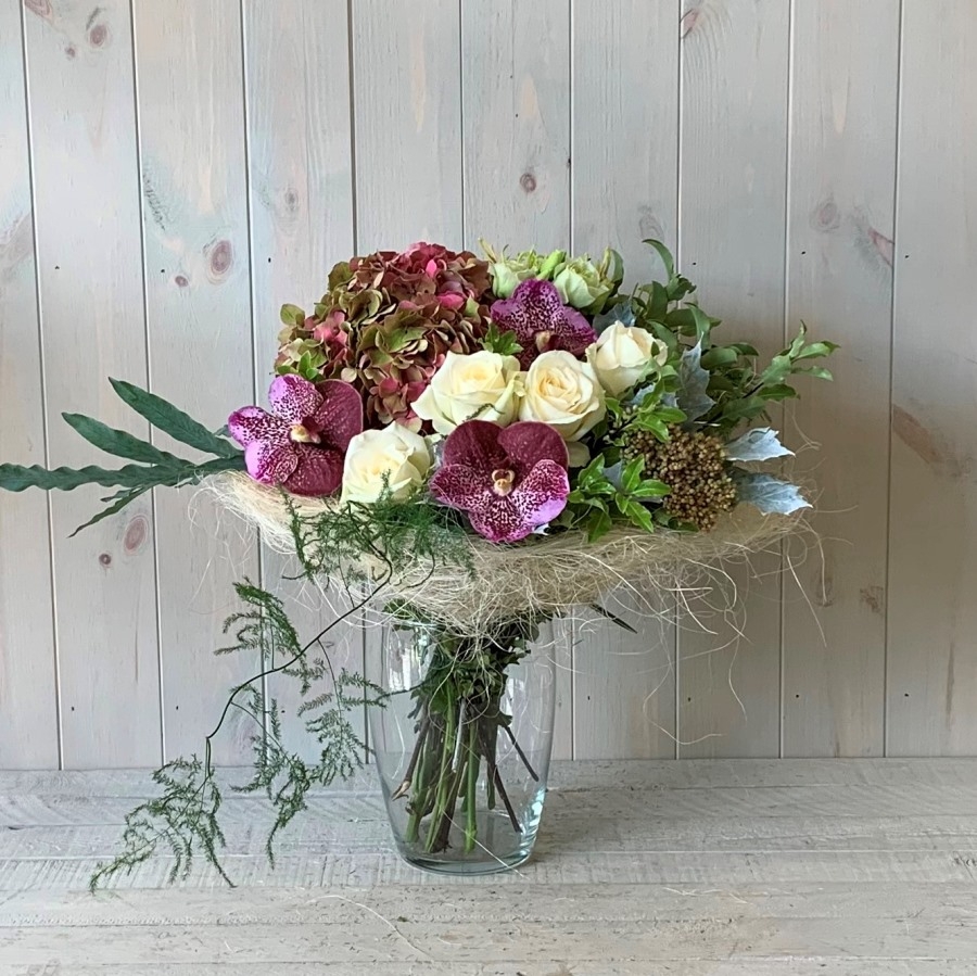 White and Pink Flower Bouquet in Sisal Frame Medium (as displayed) – Blooming Amazing