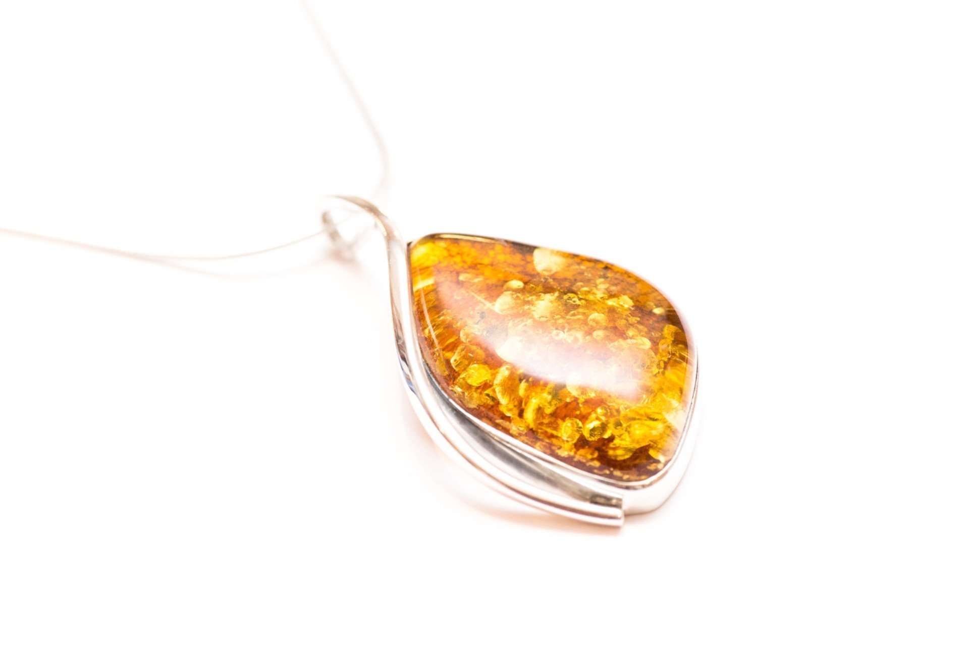 Golden Baltic Amber & Silver Necklace – Golden