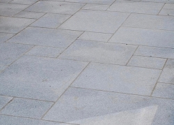 Silver Grey Granite Flamed 800x400mm Paving Stone Pack 20mm 17.5m² – Silver / Grey – £26.23 Per M² – Infinite Paving