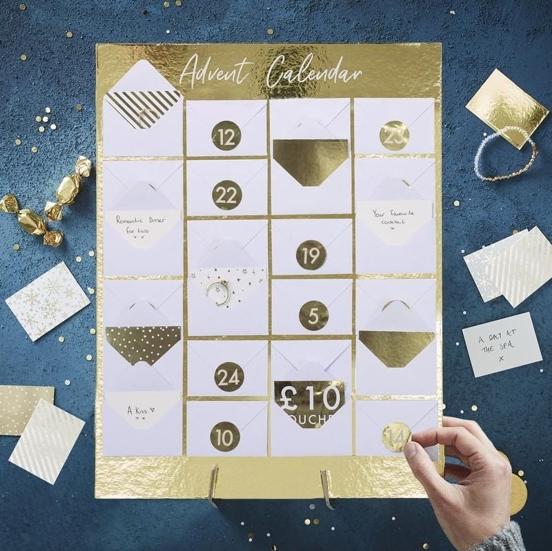 Ginger Ray – Envelope Advent Calendar – White / Gold – Party Supplies