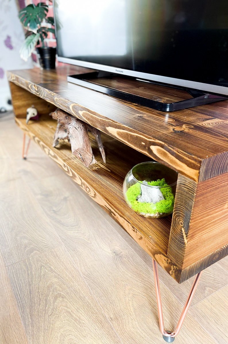 Stylish TV Unit With Copper Hairpin Legs – 150cm