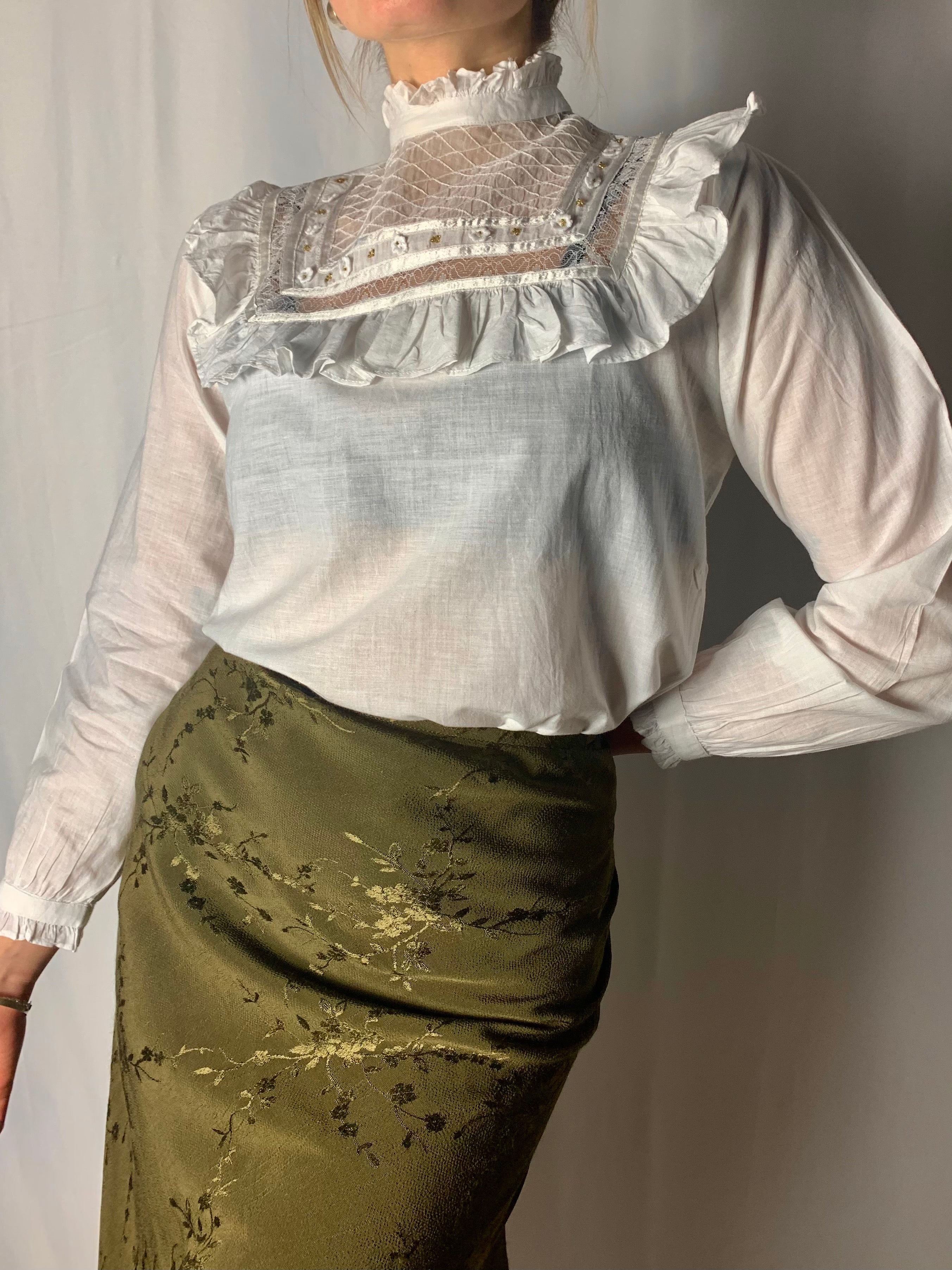 Evelyn Ruffle High Neck Blouse L – Portobello Vintage Market