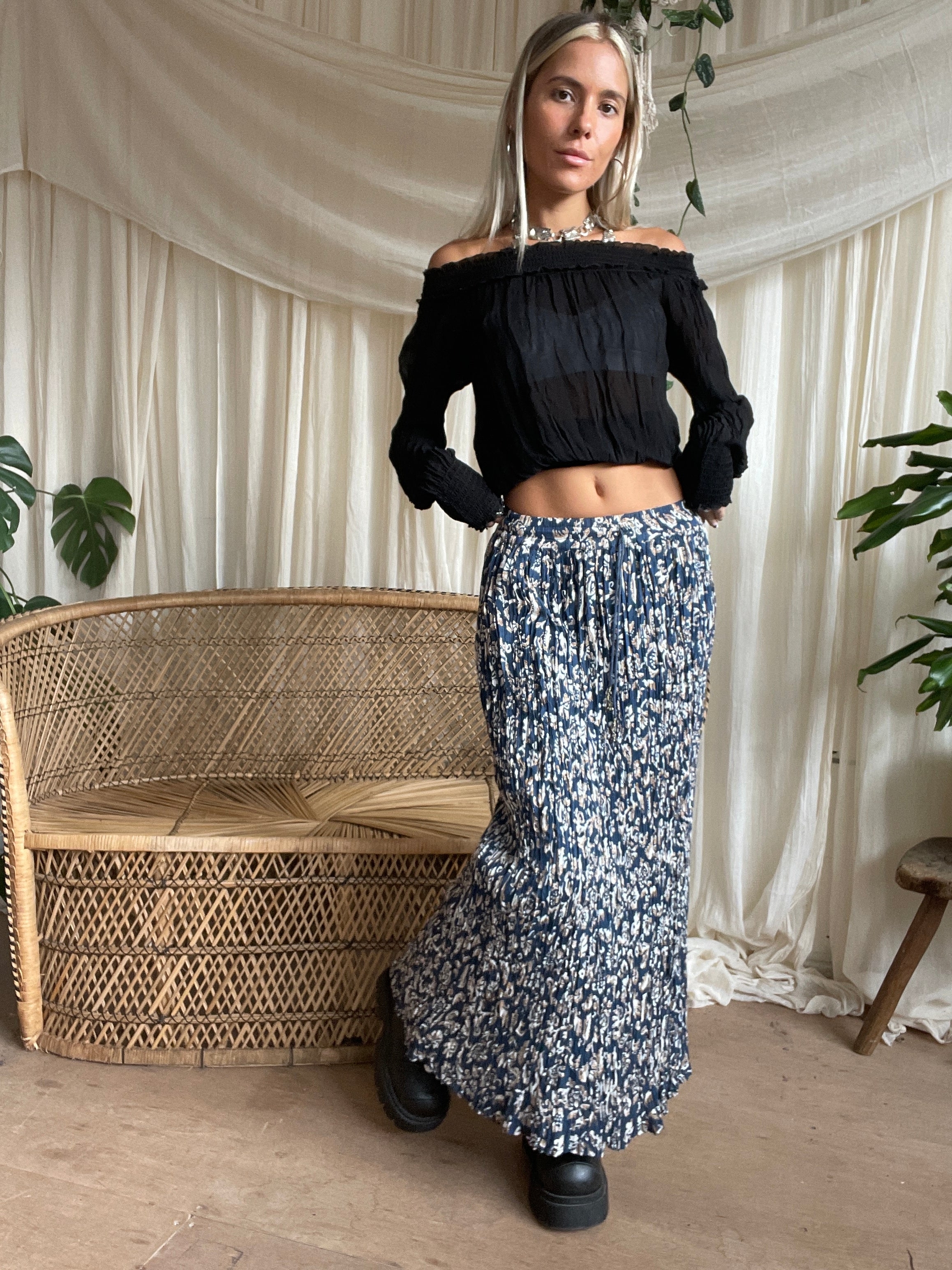 Floral Blue Crinkle Maxi Skirt – Portobello Vintage Market