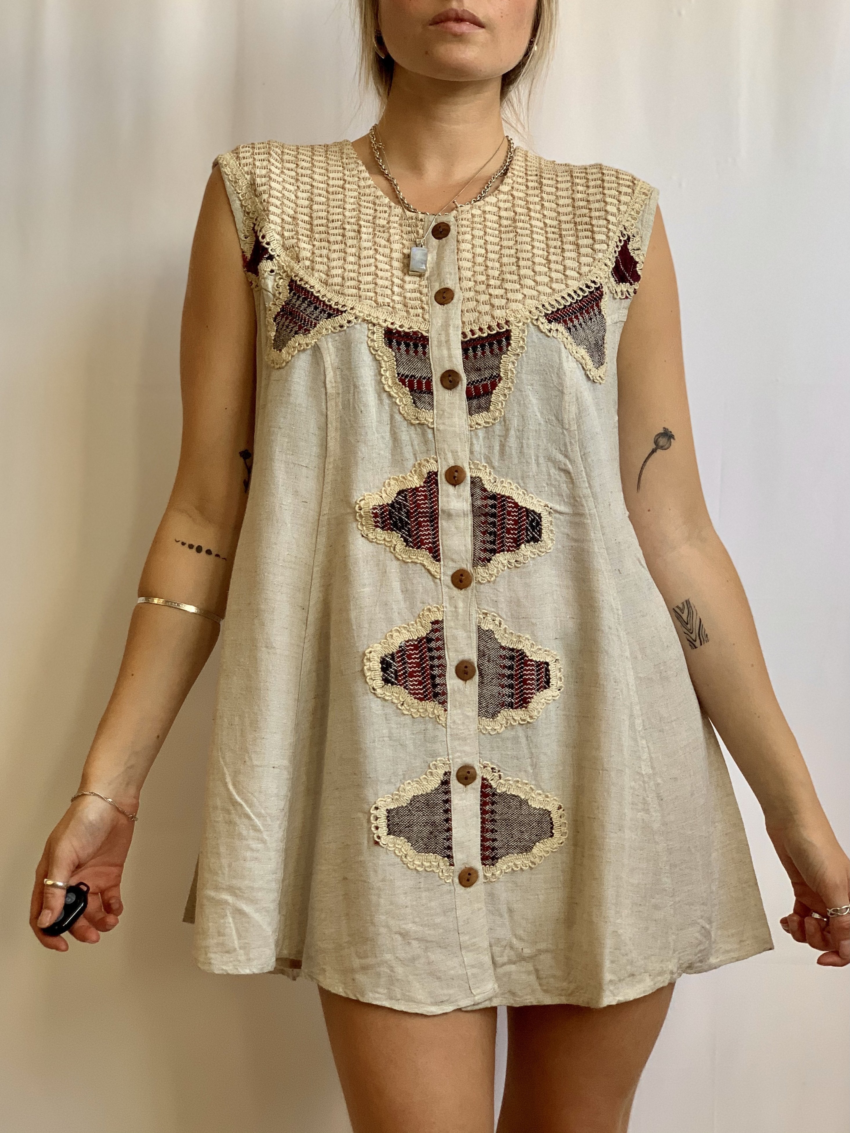 Sandy Linen Embroidered Waistcoat – Portobello Vintage Market