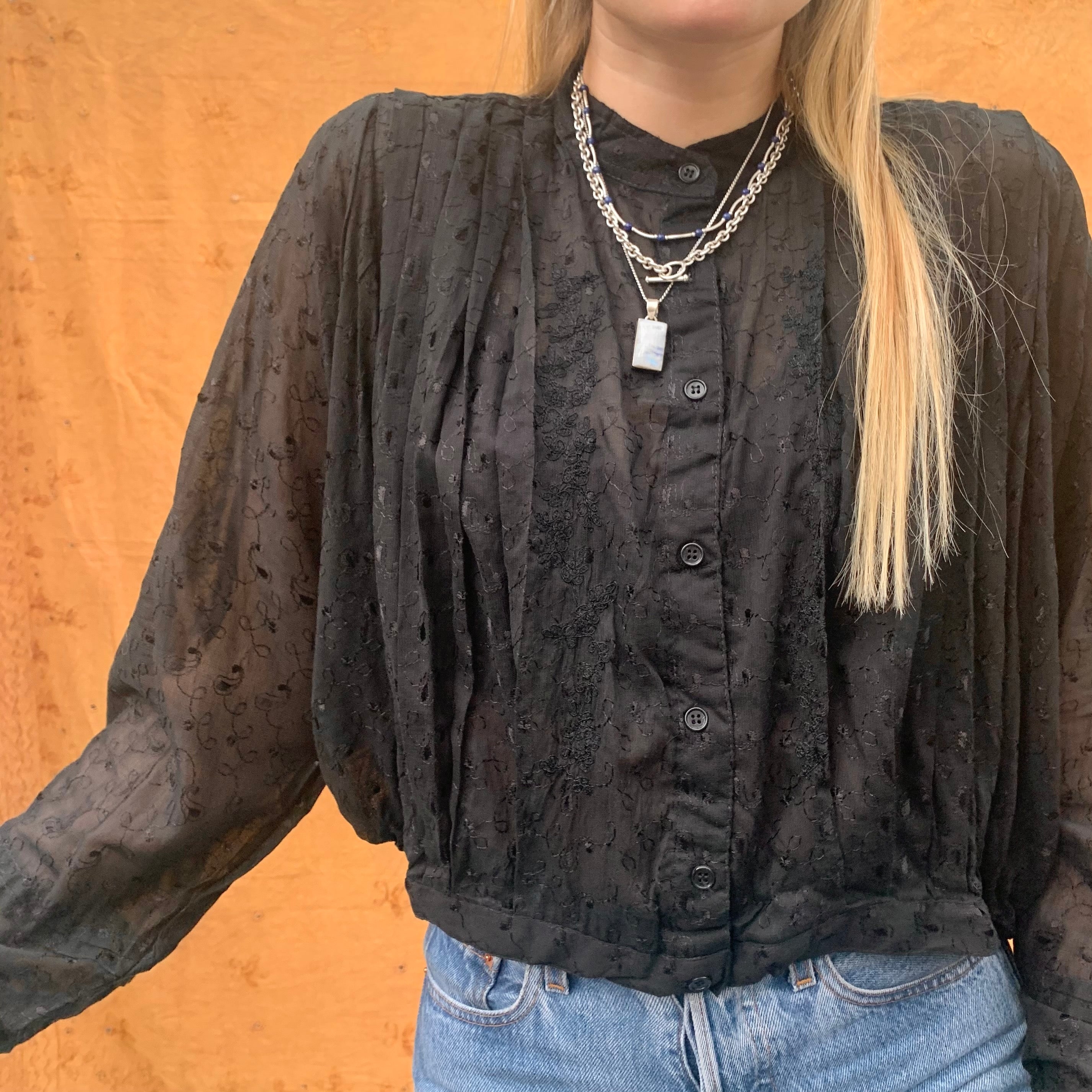 Esmerelda Pleated Blouse S / Black – Portobello Vintage Market