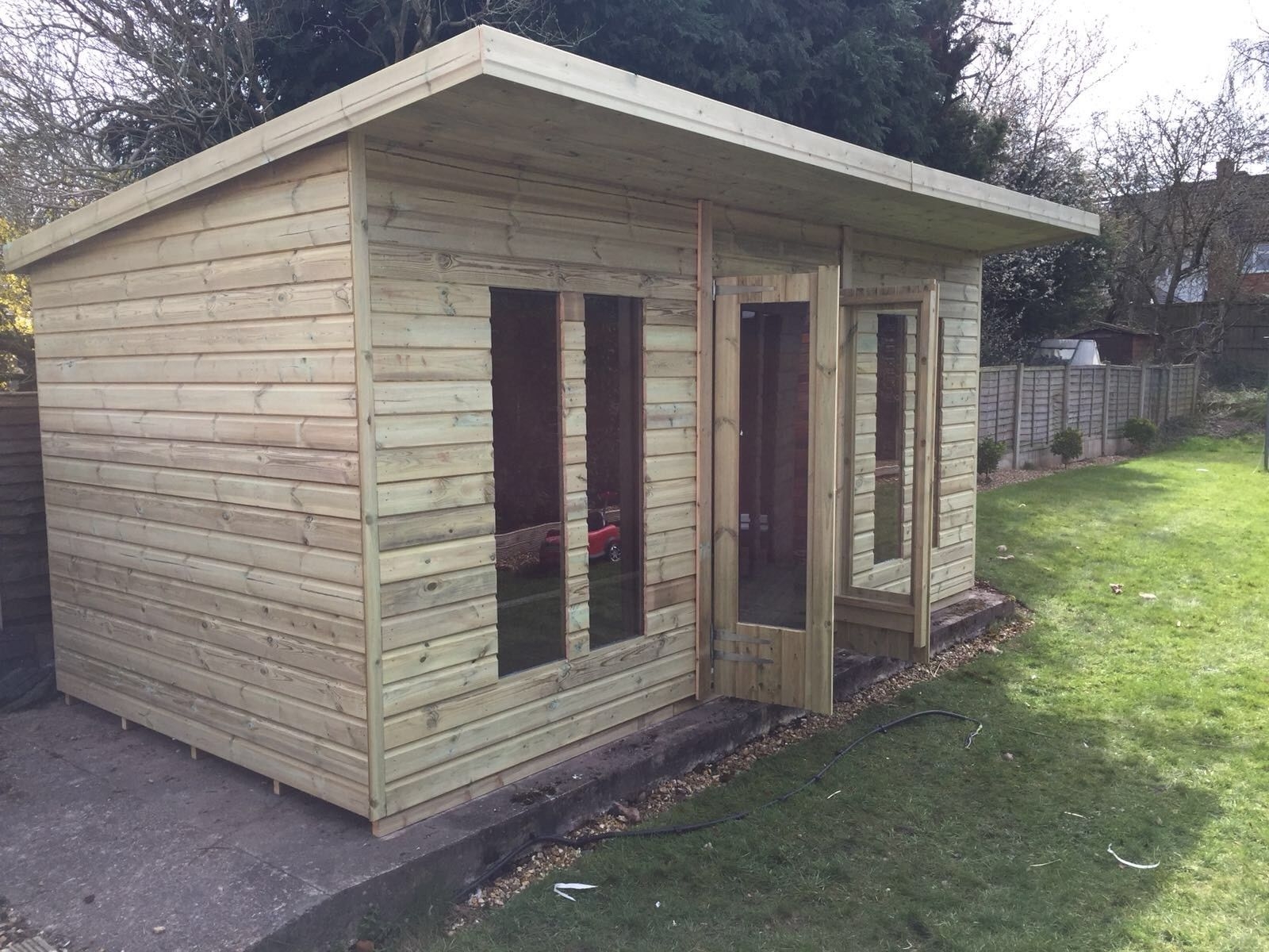 20 x 10ft Pent Summerhouse 19mm Fully Insulated Red Ply Boards With 2 ft Canopy