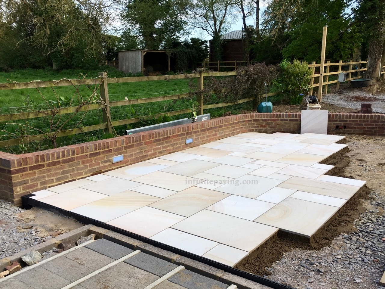 Sawn Camel Dust Shotblast Mixed Patio Paving Stone Pack 22mm 17.5m² – Indian Sandstone – £30 Per M² – Infinite Paving
