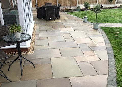 Sawn Raj Green 22mm Sawn and Honed Mixed Patio Pack 17.5m2 coverage – Infinite Paving