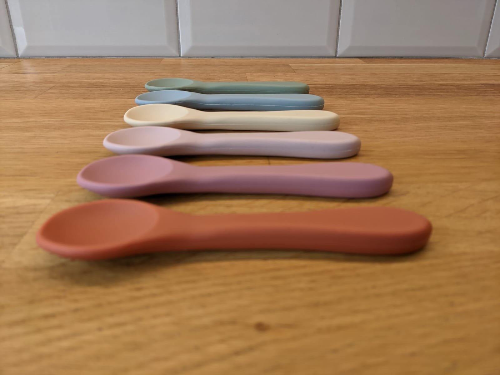 Silicone Baby Spoons (Set of Three) Dusty Pink – Children’s Silicone Tableware – Tiny Roo