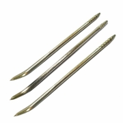 C.S. Osborne –  No. 31 Curved Sewing Awl Blades – Single, 2 1/2″ – Silver Colour – Textile Tools & Accessories